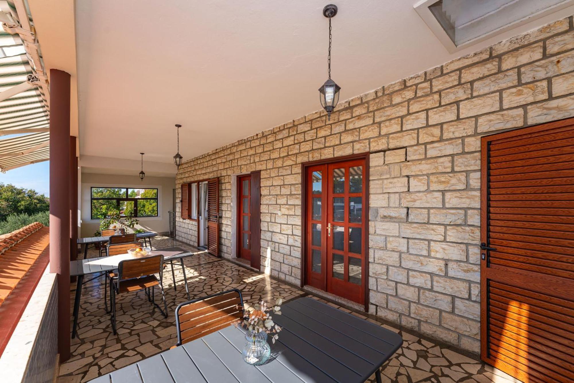 Apartments Adriana Starigrad Paklenica Bilik gambar