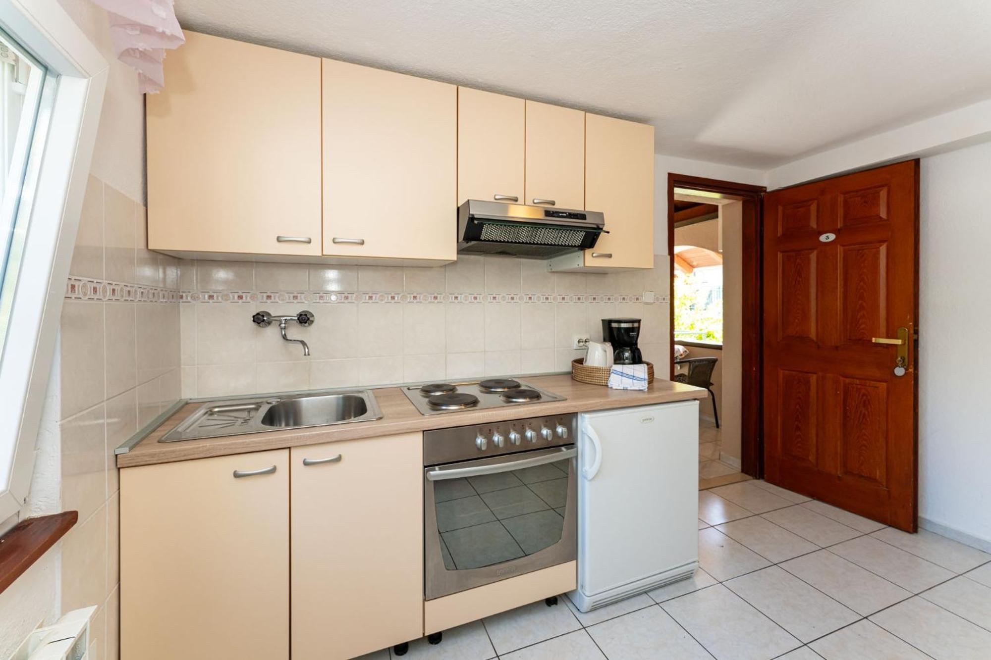 Apartments Adriana Starigrad Paklenica Bilik gambar