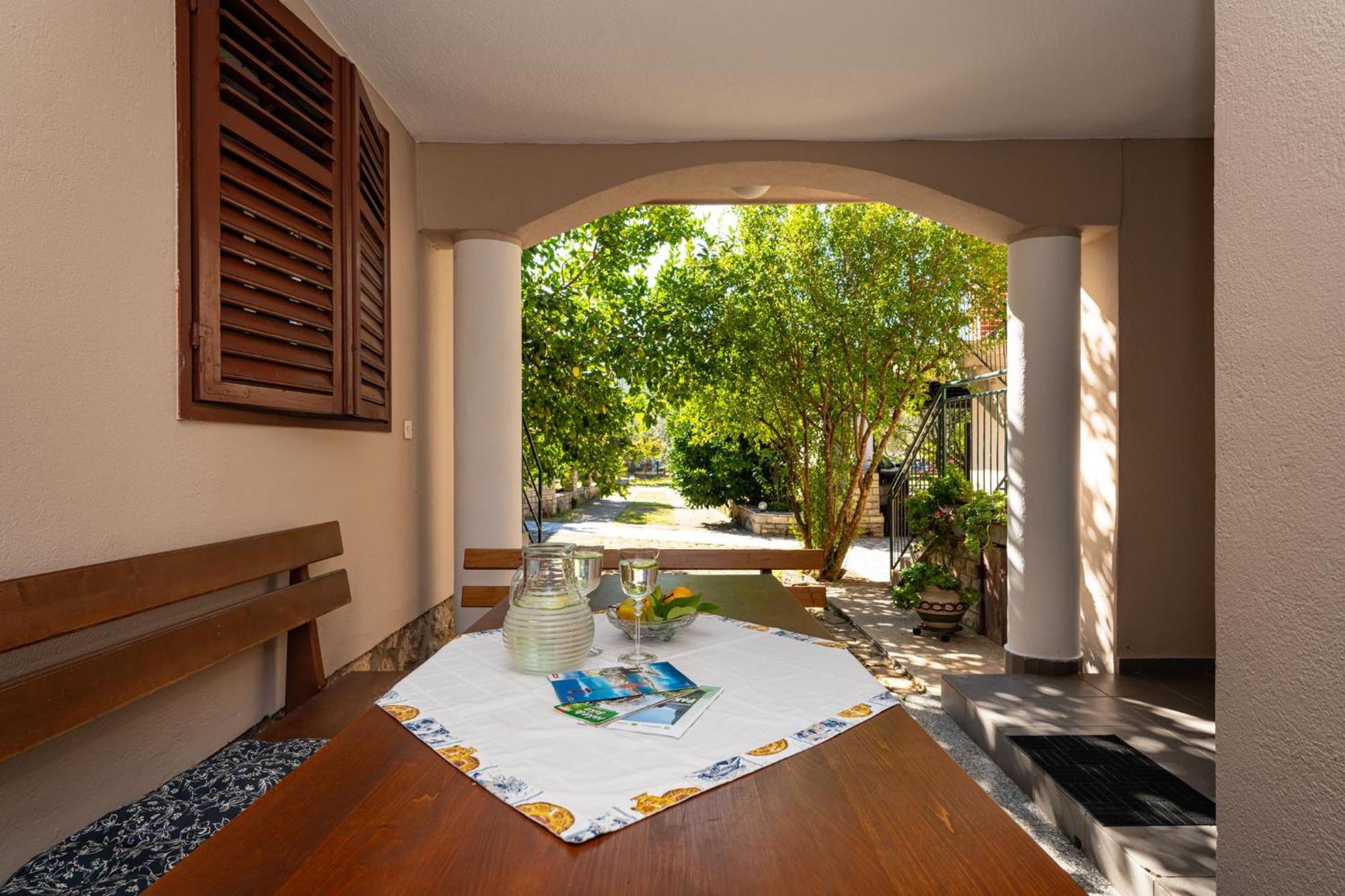 Apartments Adriana Starigrad Paklenica Bilik gambar