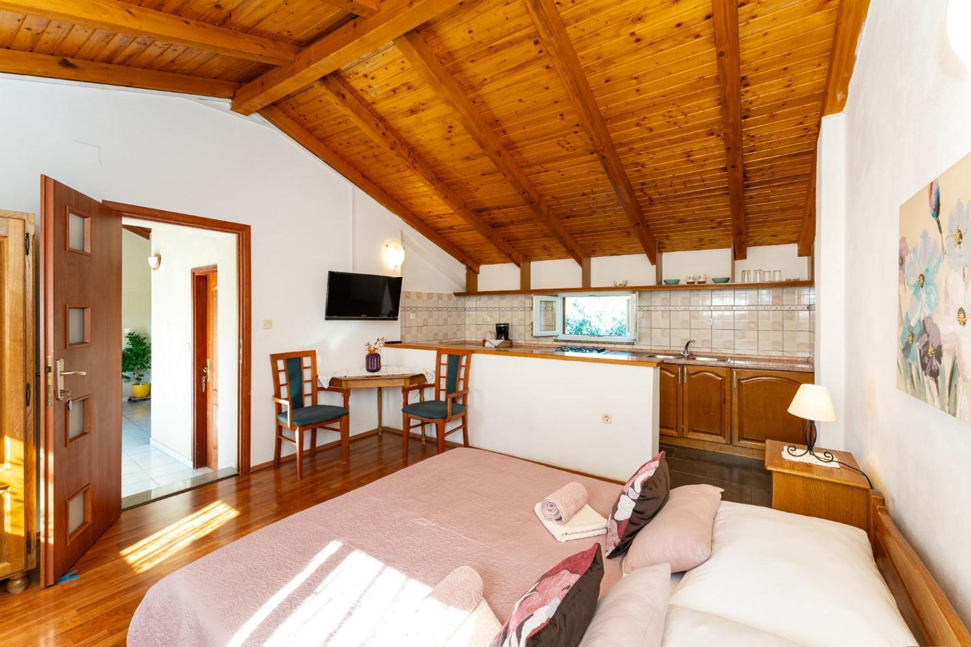 Apartments Adriana Starigrad Paklenica Bilik gambar