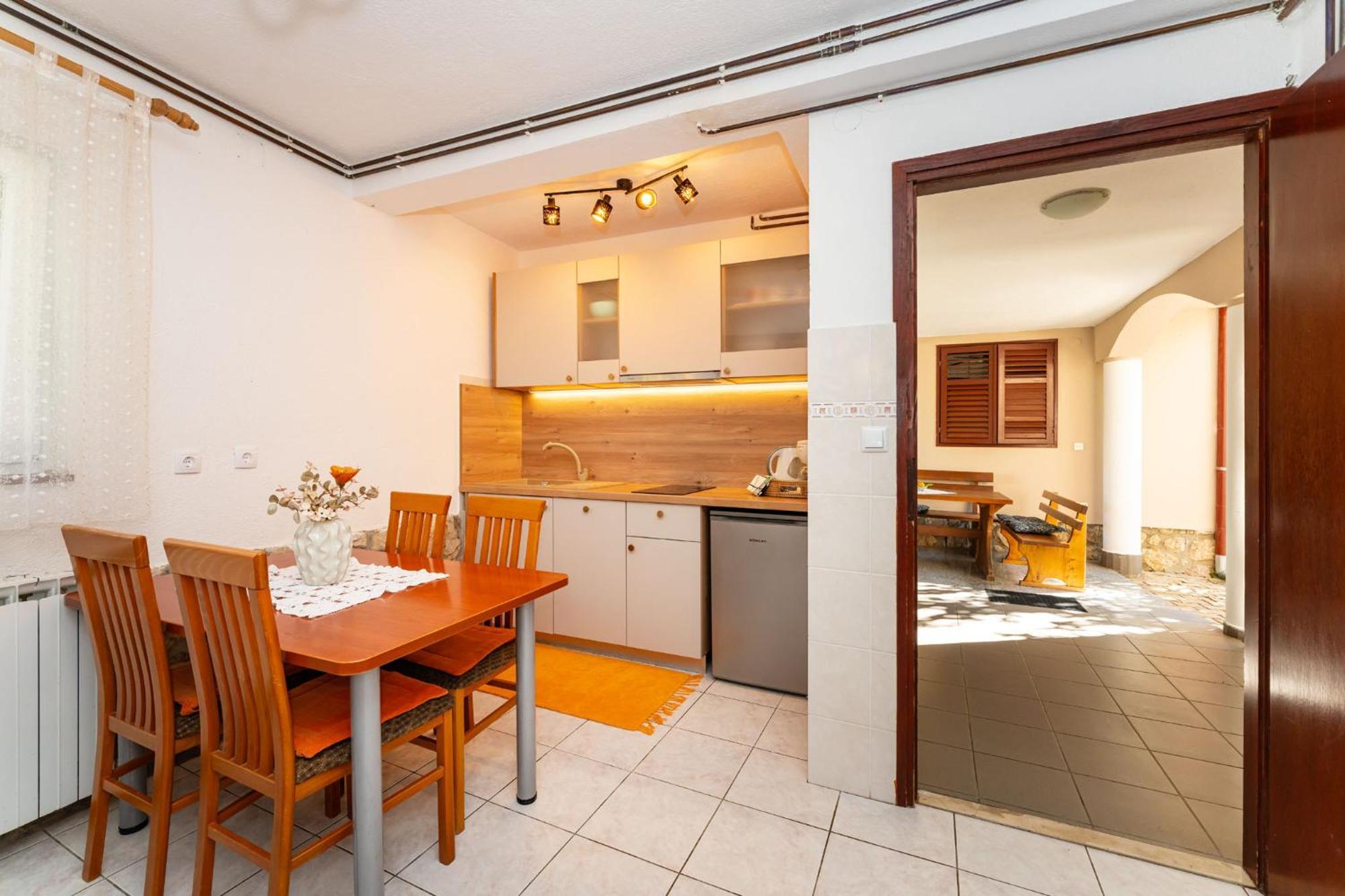 Apartments Adriana Starigrad Paklenica Bilik gambar