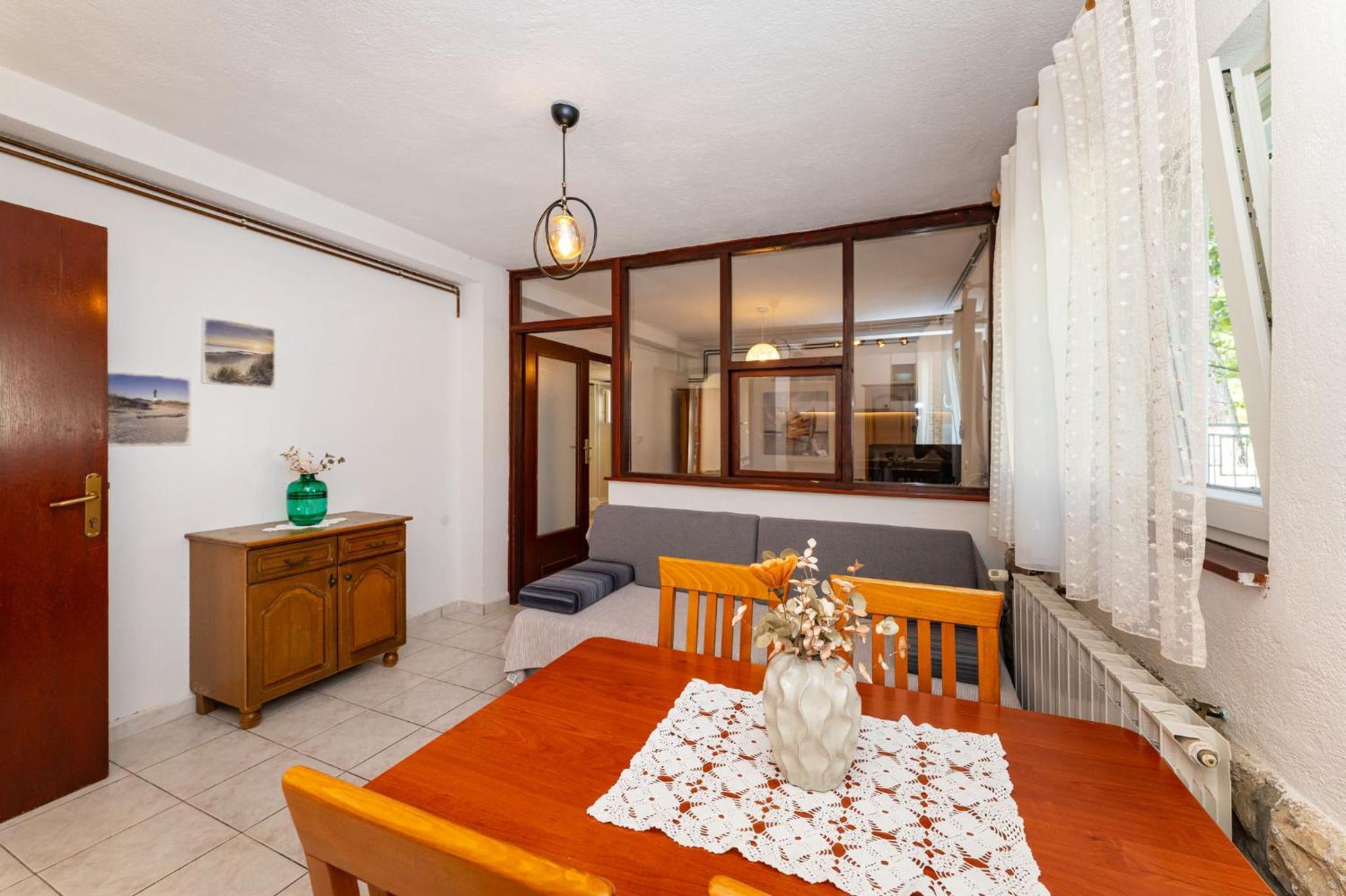 Apartments Adriana Starigrad Paklenica Bilik gambar