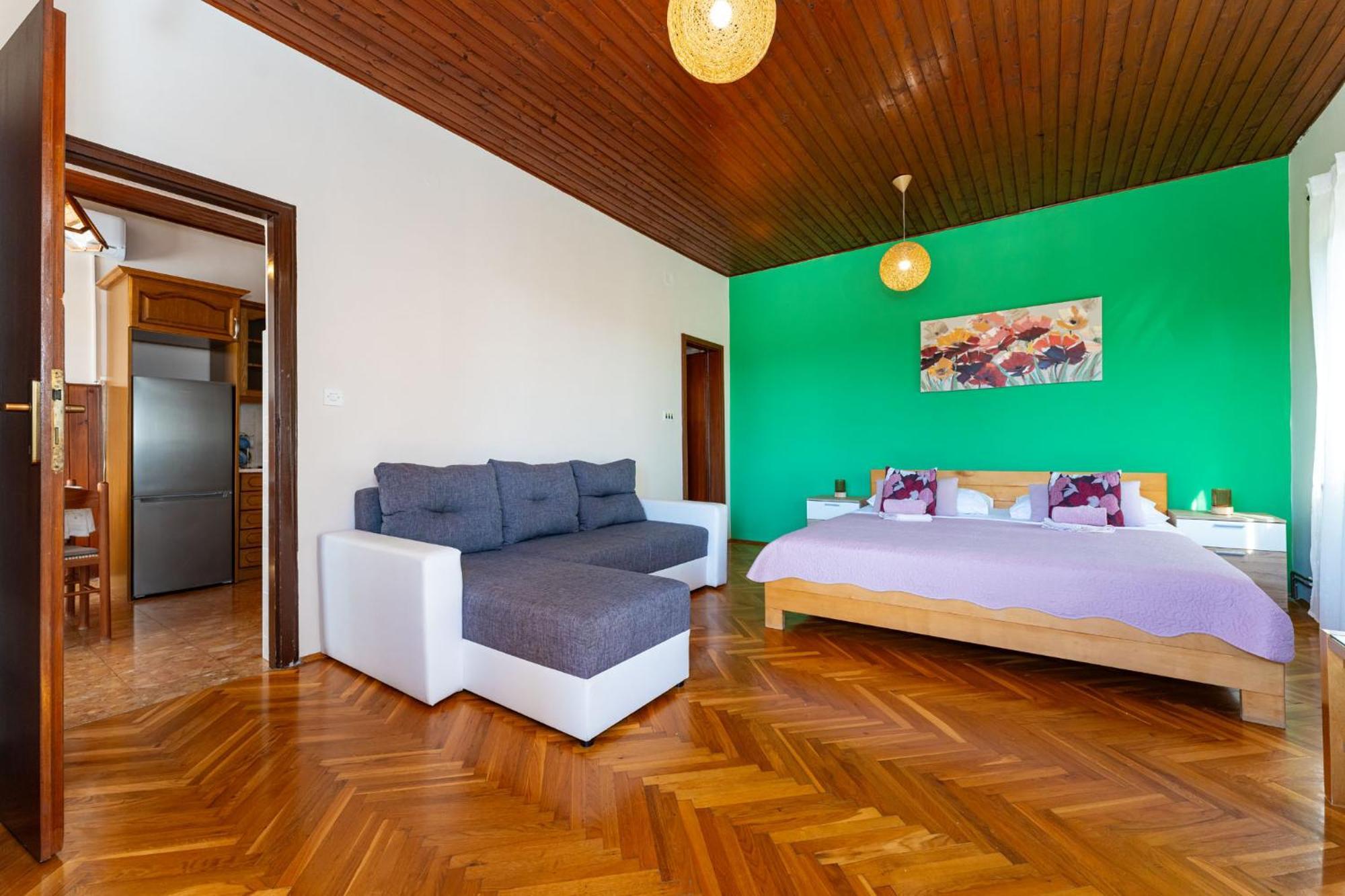 Apartments Adriana Starigrad Paklenica Bilik gambar
